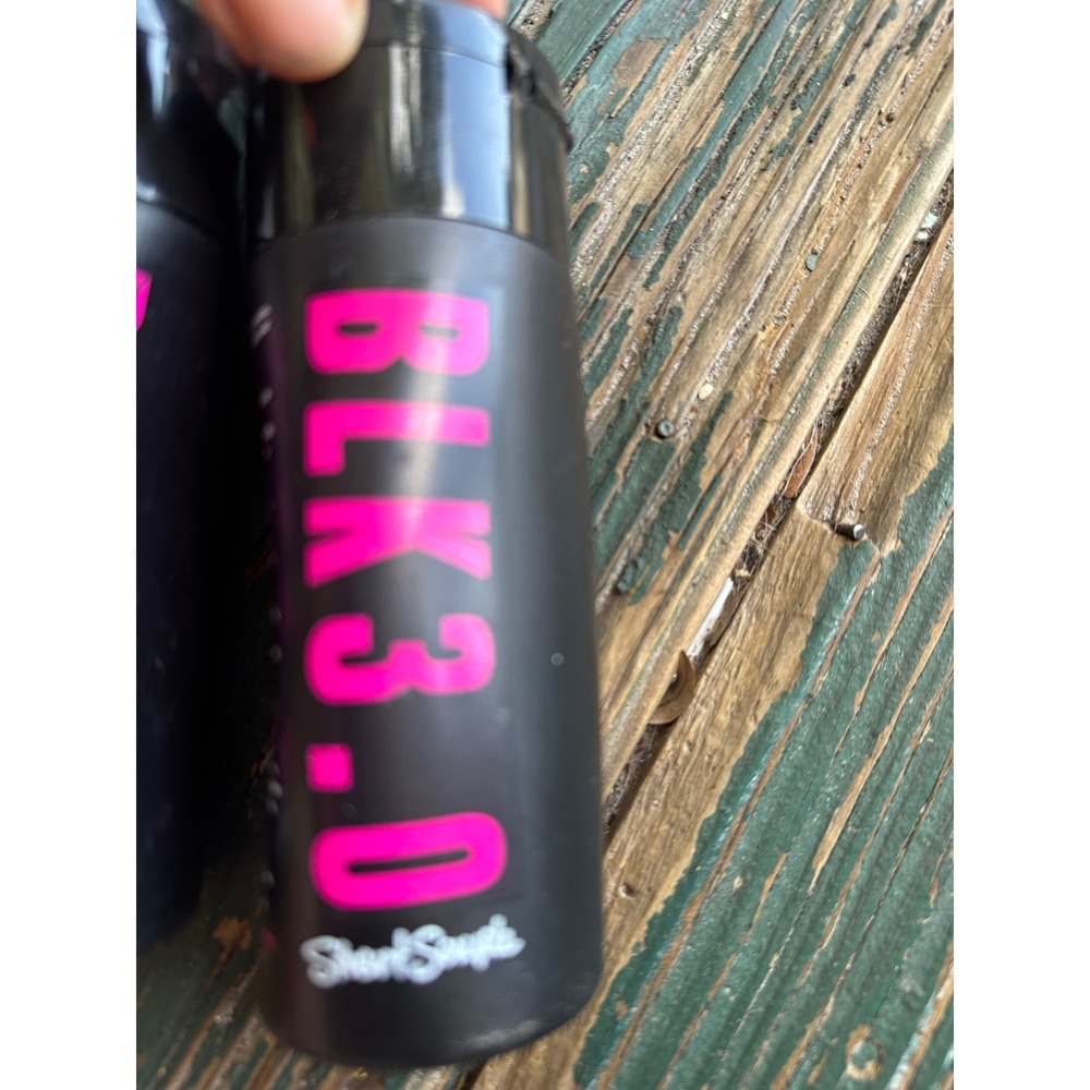 Stuart Semple BLK 3.0 Ultra Matte Blackest Black Acrylic Paint Set of 2 Bottles - Picture 4 of 6